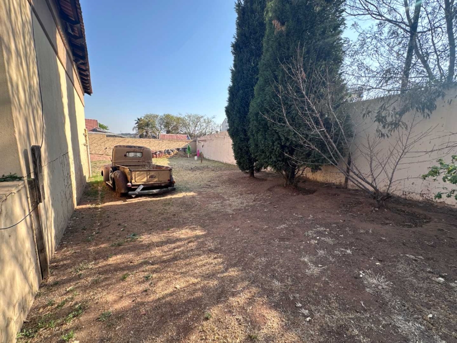 3 Bedroom Property for Sale in Oakdene Gauteng