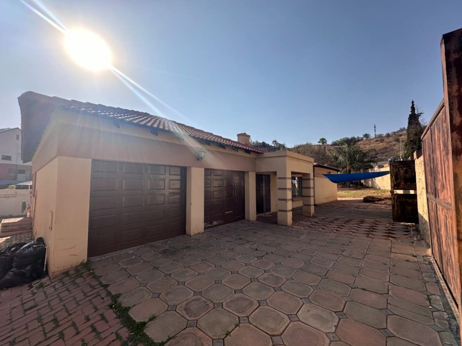 3 Bedroom Property for Sale in Oakdene Gauteng