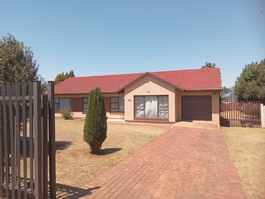 3 Bedroom Property for Sale in Brackenhurst Gauteng