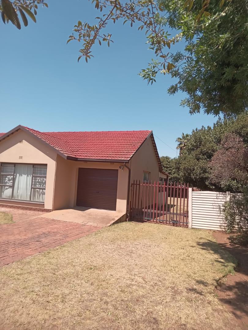 3 Bedroom Property for Sale in Brackenhurst Gauteng