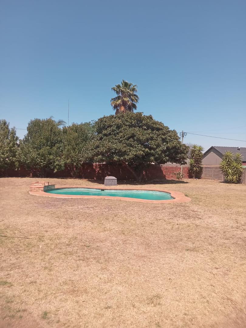 3 Bedroom Property for Sale in Brackenhurst Gauteng