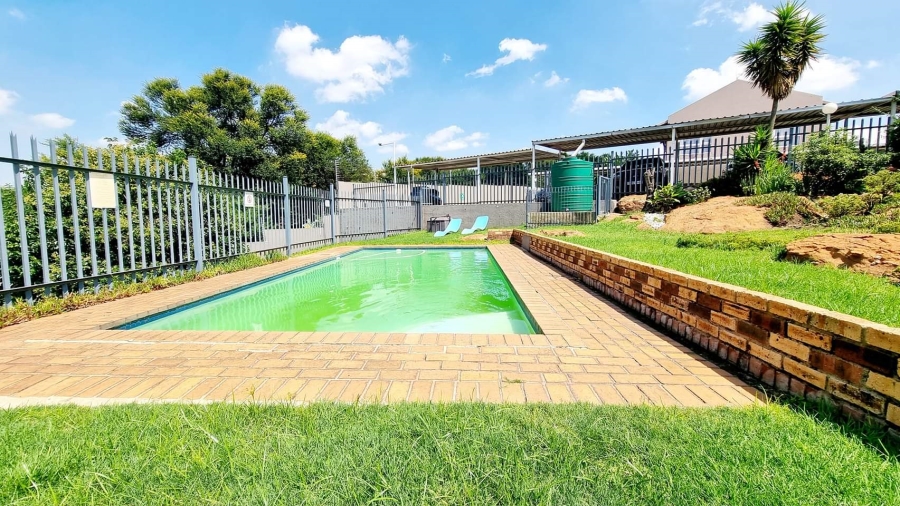 2 Bedroom Property for Sale in South Crest Gauteng