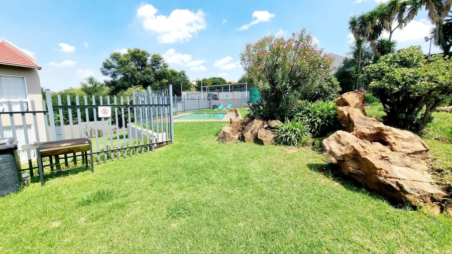 2 Bedroom Property for Sale in South Crest Gauteng