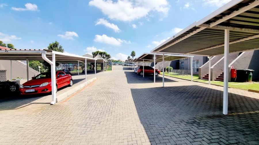 2 Bedroom Property for Sale in South Crest Gauteng