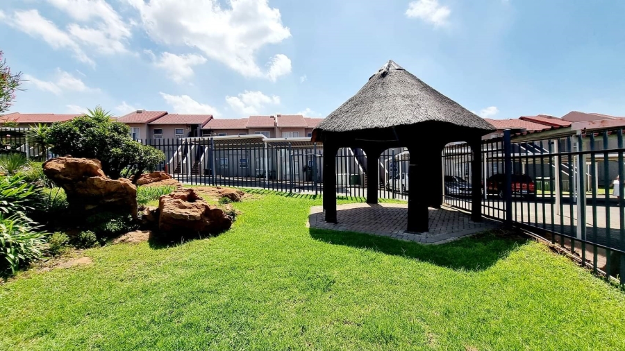 2 Bedroom Property for Sale in South Crest Gauteng