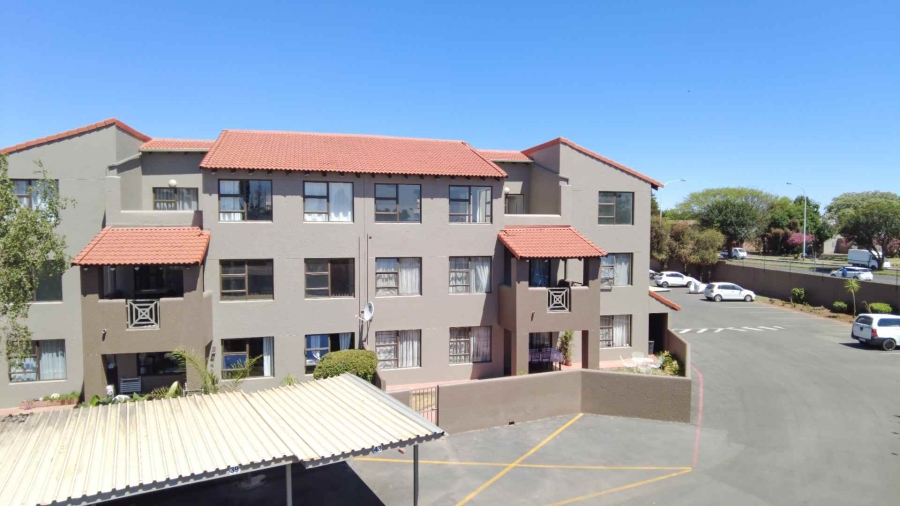 3 Bedroom Property for Sale in Lakefield Gauteng