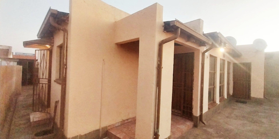 2 Bedroom Property for Sale in Winnie Mandela Gauteng