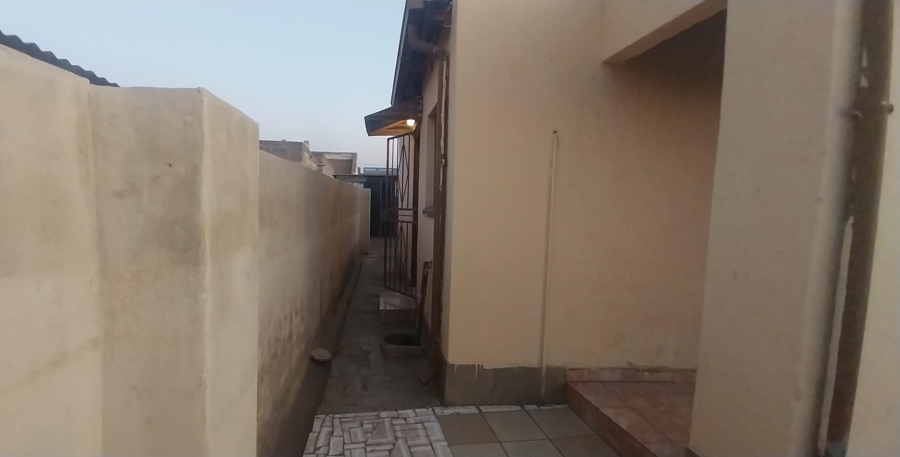 2 Bedroom Property for Sale in Winnie Mandela Gauteng