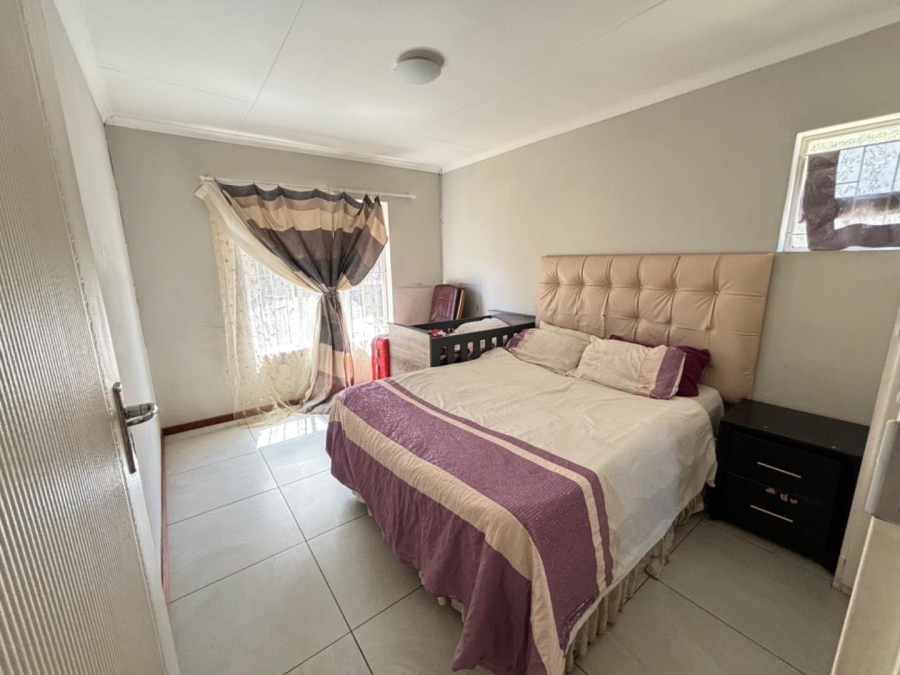 3 Bedroom Property for Sale in Die Hoewes Gauteng