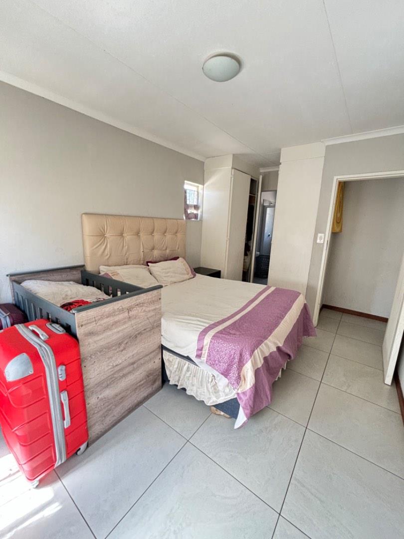 3 Bedroom Property for Sale in Die Hoewes Gauteng