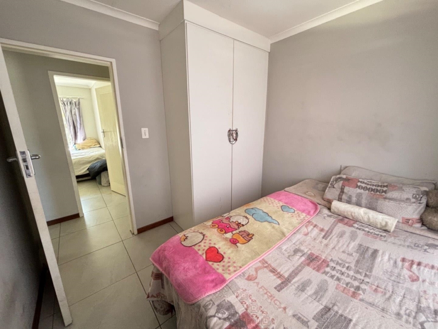 3 Bedroom Property for Sale in Die Hoewes Gauteng