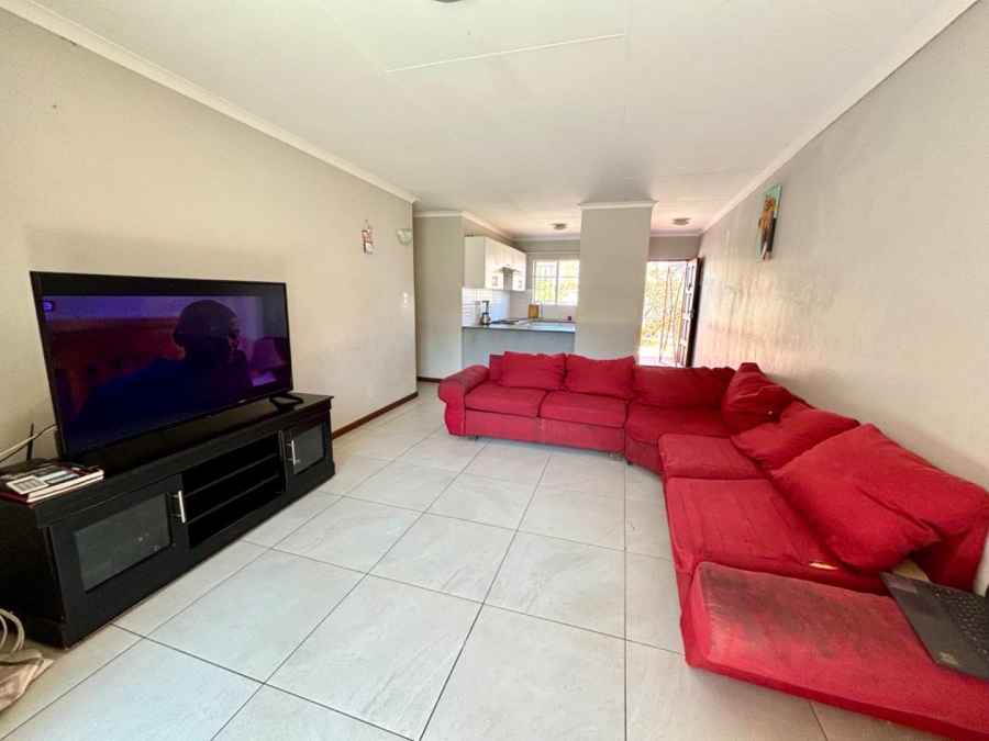 3 Bedroom Property for Sale in Die Hoewes Gauteng