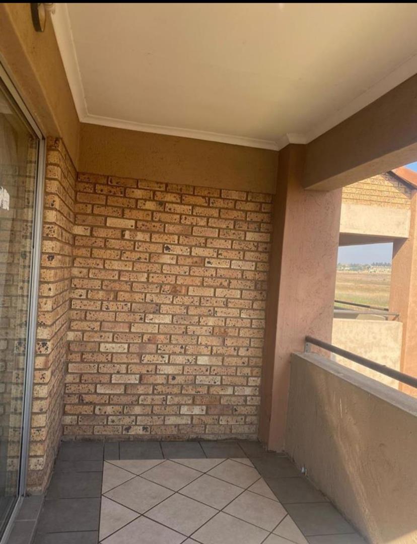 To Let 2 Bedroom Property for Rent in Noordwyk Gauteng