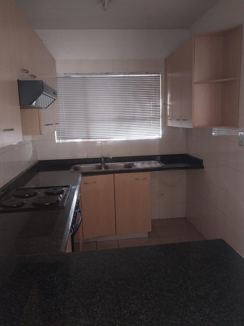 To Let 2 Bedroom Property for Rent in Buccleuch Gauteng