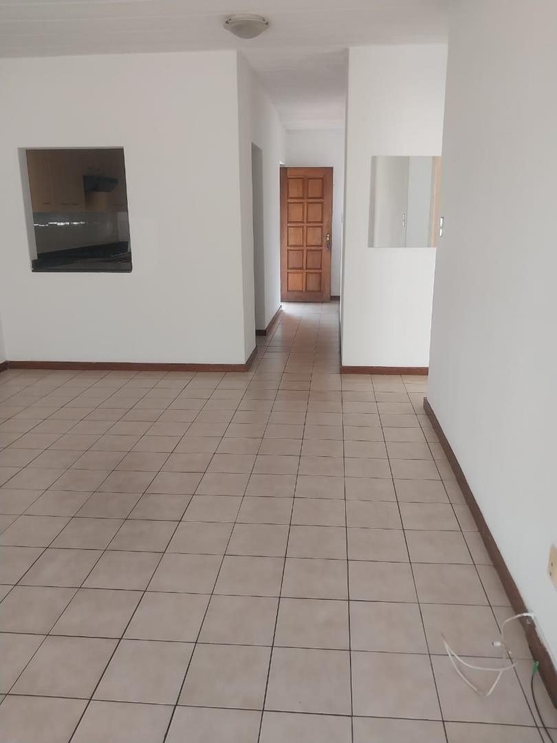 To Let 2 Bedroom Property for Rent in Buccleuch Gauteng