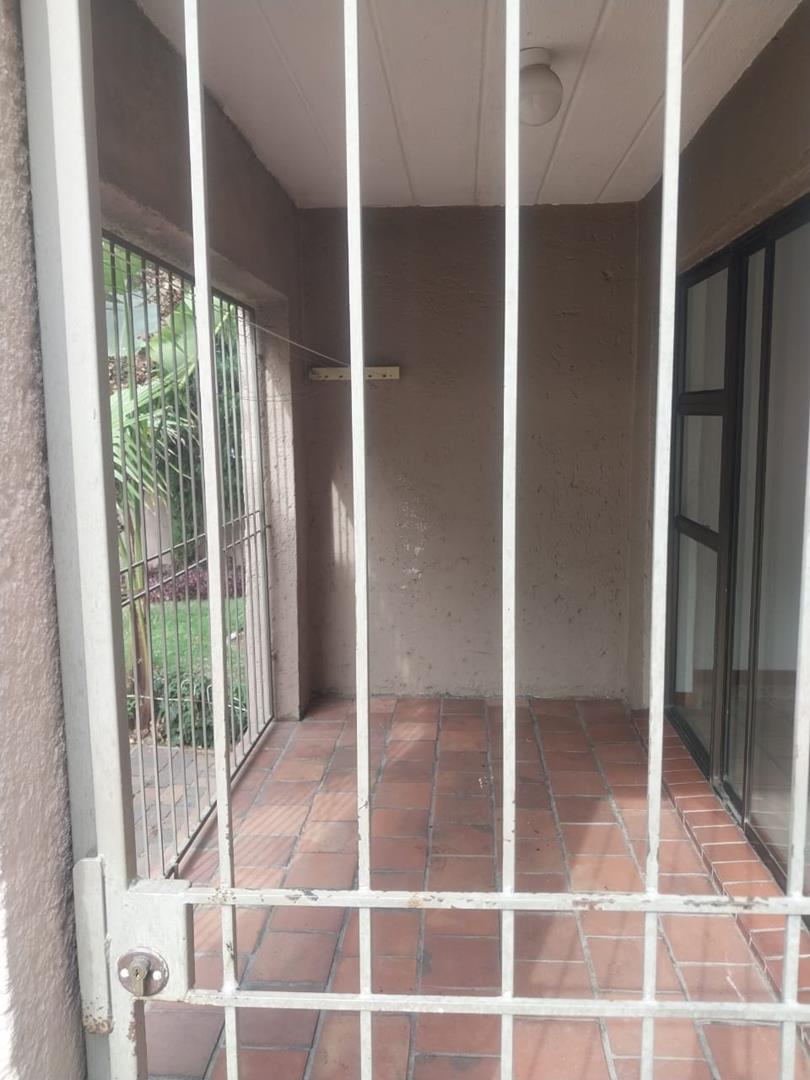 To Let 2 Bedroom Property for Rent in Buccleuch Gauteng