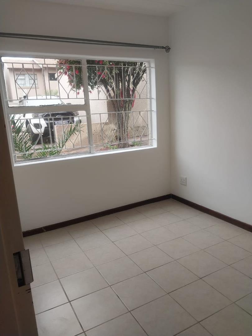 To Let 2 Bedroom Property for Rent in Buccleuch Gauteng