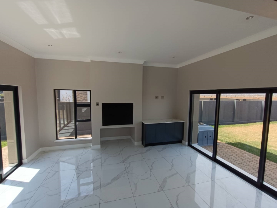 4 Bedroom Property for Sale in Midstream Heights Gauteng