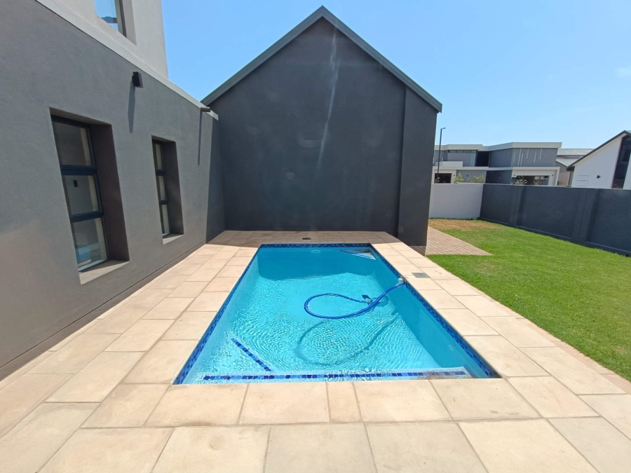 4 Bedroom Property for Sale in Midstream Heights Gauteng