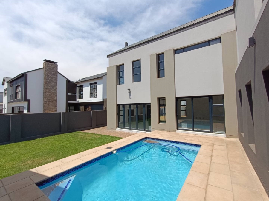 4 Bedroom Property for Sale in Midstream Heights Gauteng