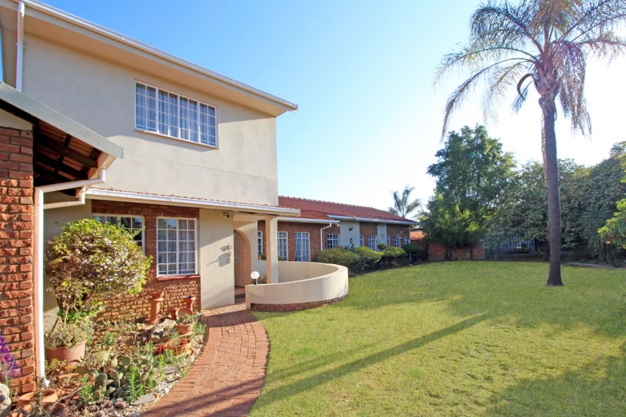 4 Bedroom Property for Sale in Elardus Park Gauteng