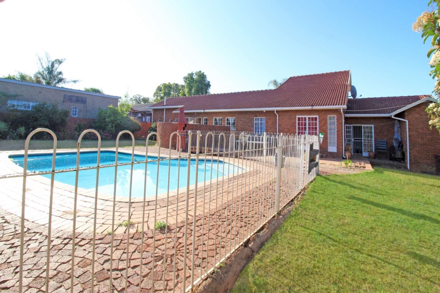 4 Bedroom Property for Sale in Elardus Park Gauteng