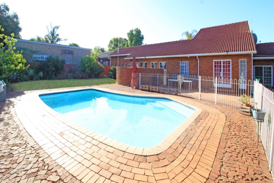 4 Bedroom Property for Sale in Elardus Park Gauteng