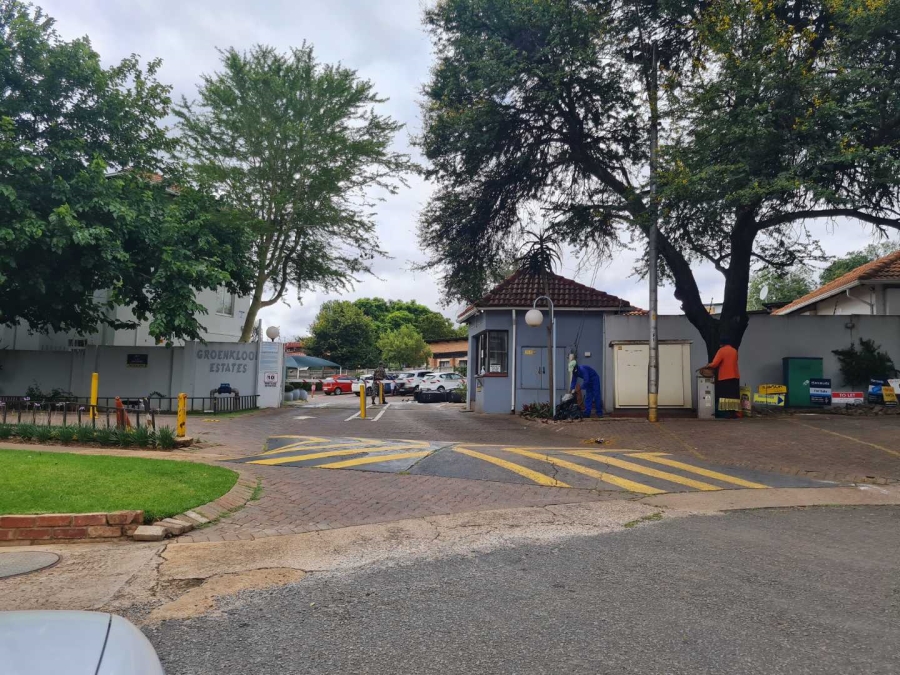 To Let 2 Bedroom Property for Rent in Groenkloof Gauteng