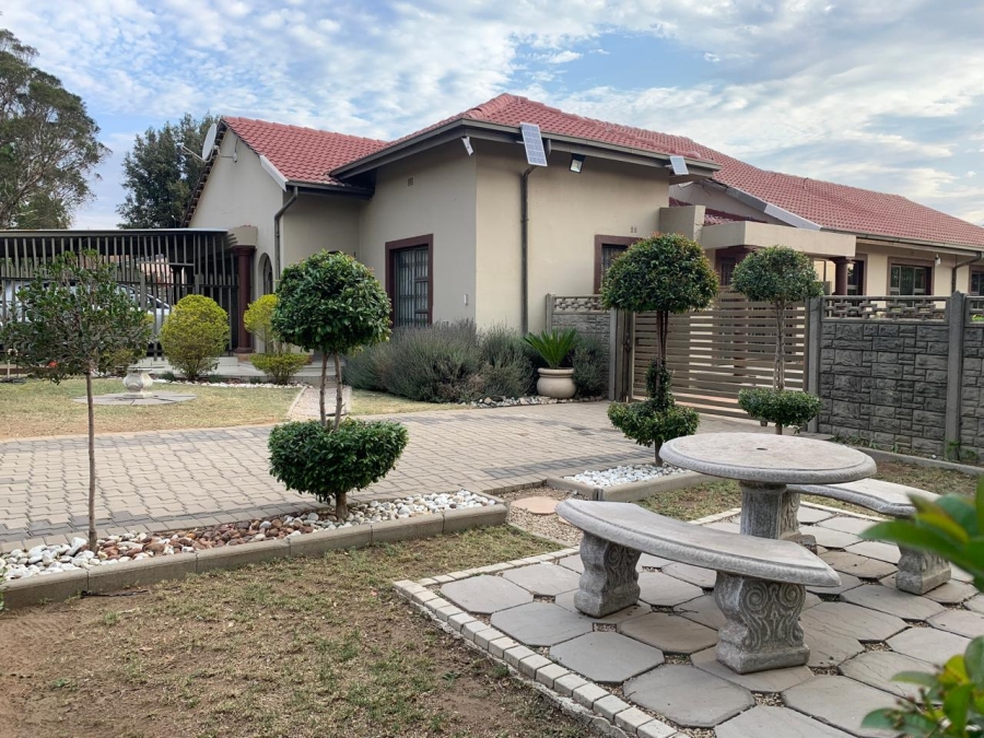 4 Bedroom Property for Sale in Norkem Park Gauteng