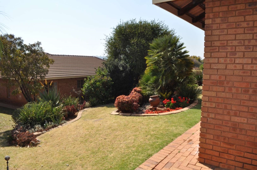 2 Bedroom Property for Sale in Faerie Glen Gauteng