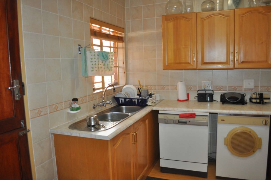 2 Bedroom Property for Sale in Faerie Glen Gauteng