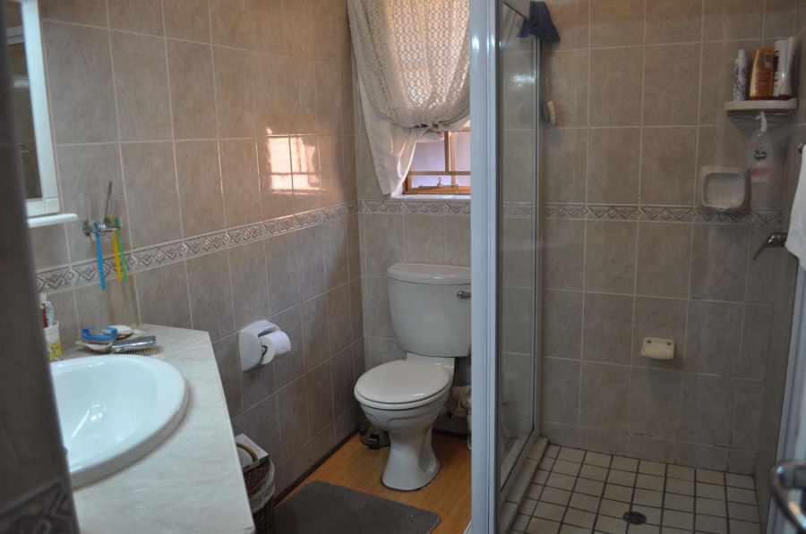 2 Bedroom Property for Sale in Faerie Glen Gauteng