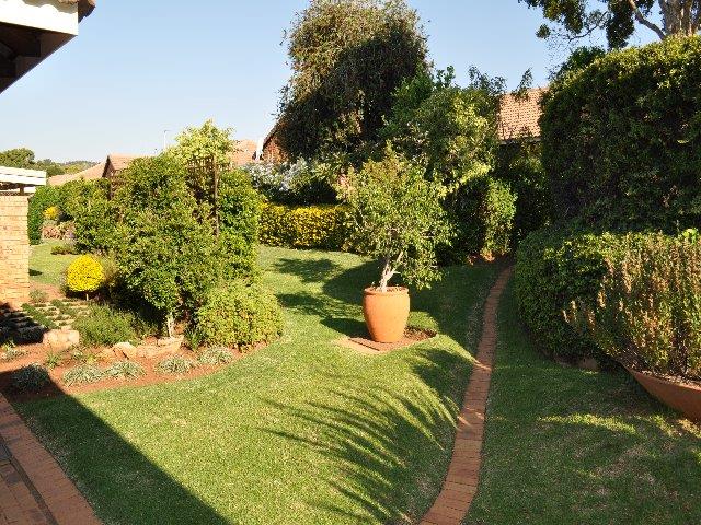 2 Bedroom Property for Sale in Faerie Glen Gauteng