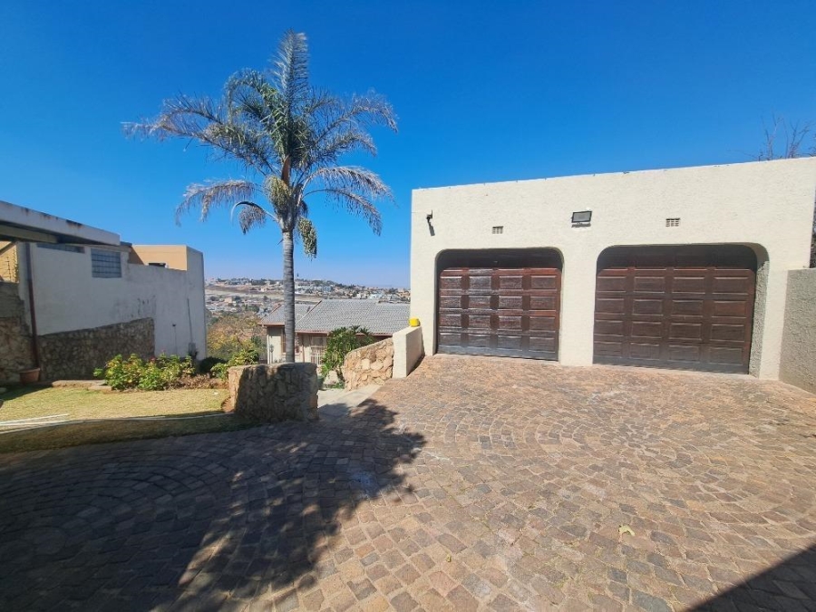 3 Bedroom Property for Sale in Oakdene Gauteng