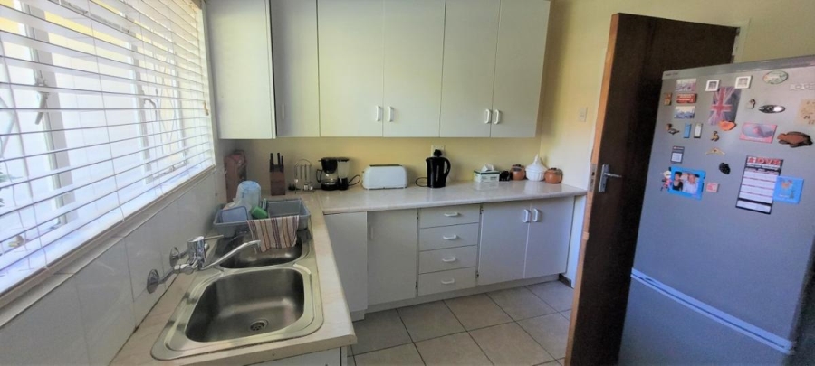 3 Bedroom Property for Sale in Brackendowns Gauteng