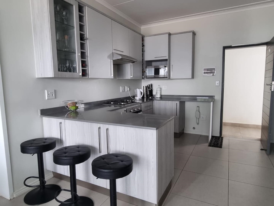 2 Bedroom Property for Sale in Erand Gardens Gauteng