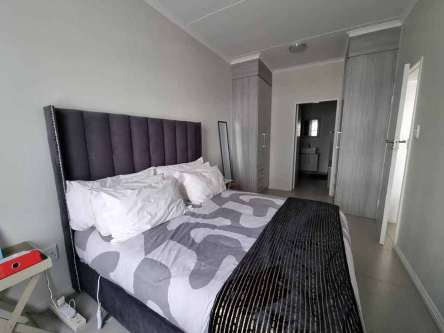 2 Bedroom Property for Sale in Erand Gardens Gauteng