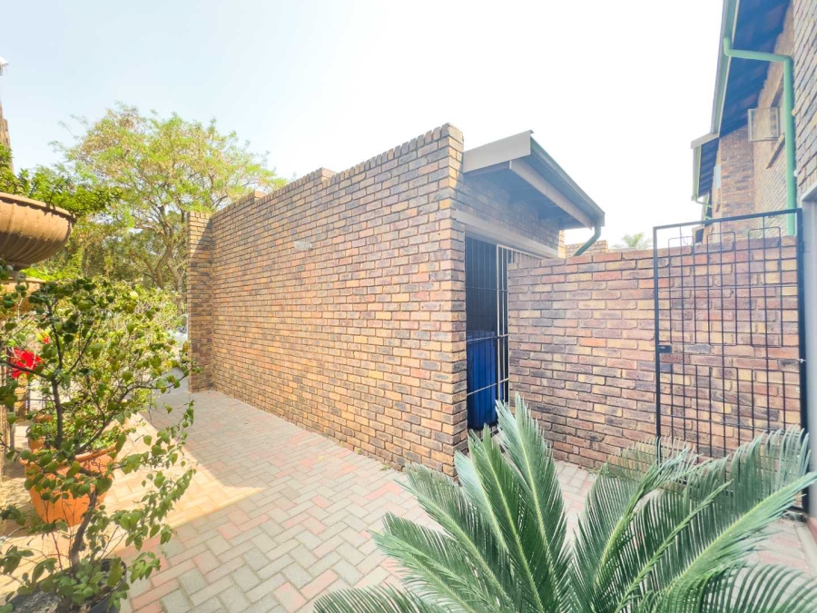 2 Bedroom Property for Sale in Wonderboom Gauteng