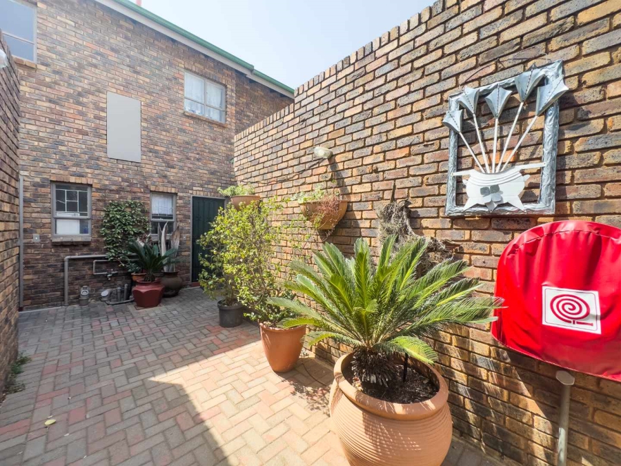 2 Bedroom Property for Sale in Wonderboom Gauteng