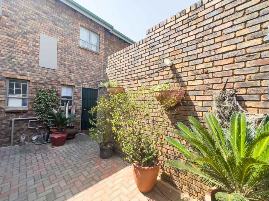 2 Bedroom Property for Sale in Wonderboom Gauteng