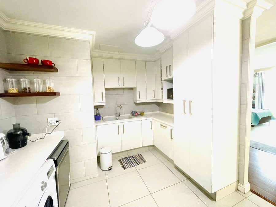 3 Bedroom Property for Sale in Benmore Gardens Gauteng