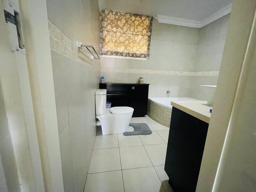 3 Bedroom Property for Sale in Benmore Gardens Gauteng