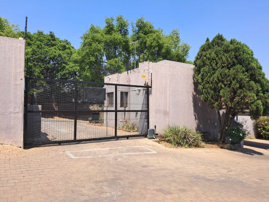 2 Bedroom Property for Sale in Woodmead Gauteng