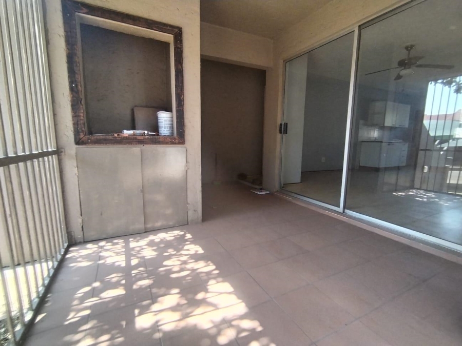 To Let 2 Bedroom Property for Rent in South Crest Gauteng