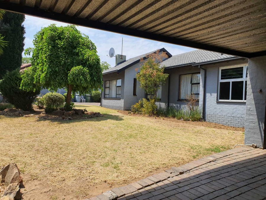 3 Bedroom Property for Sale in Brackendowns Gauteng