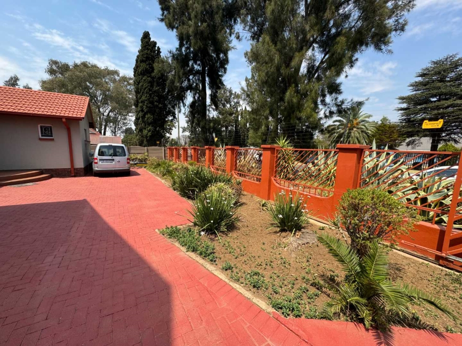 4 Bedroom Property for Sale in Brackendowns Gauteng