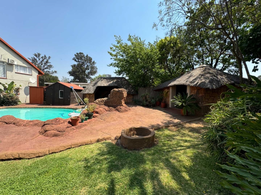 4 Bedroom Property for Sale in Brackendowns Gauteng