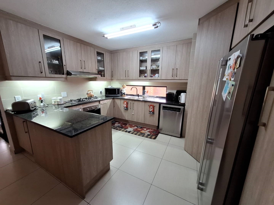 3 Bedroom Property for Sale in Brackenhurst Gauteng