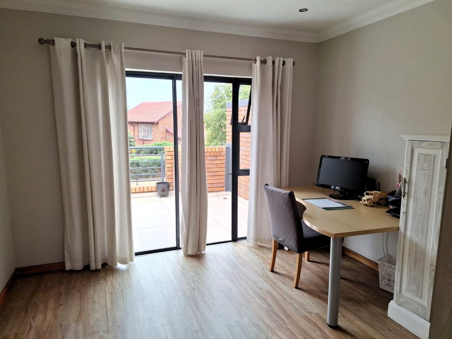 3 Bedroom Property for Sale in Brackenhurst Gauteng