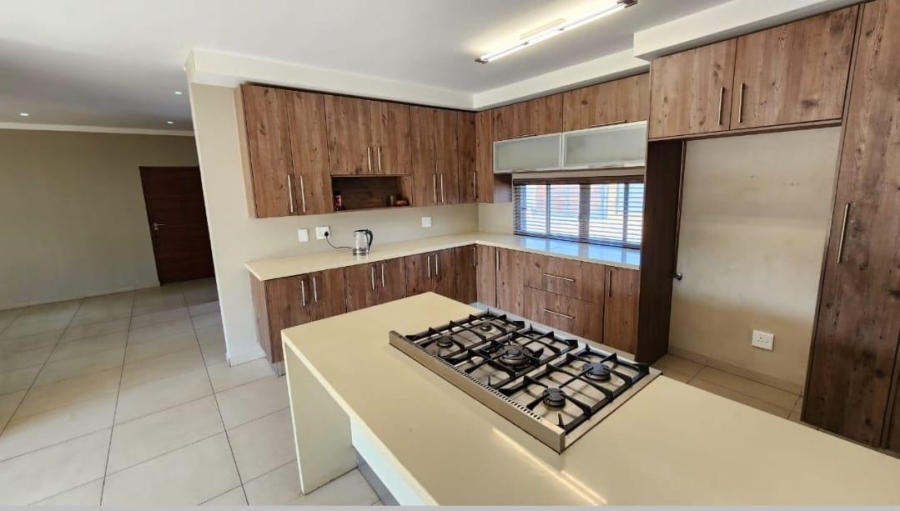 4 Bedroom Property for Sale in Brackenhurst Gauteng